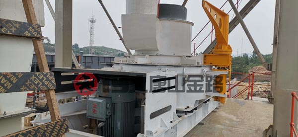 錘破、對(duì)輥破、立軸沖擊破三種制砂設(shè)備優(yōu)劣對(duì)比