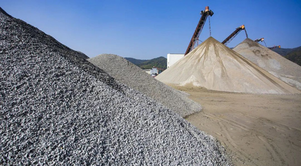 投資一家制砂廠能賺錢嗎？什么樣的制砂機(jī)生產(chǎn)效率高？